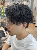センターパートツイストスパイラルパーマ刈り上げメンズパーマ