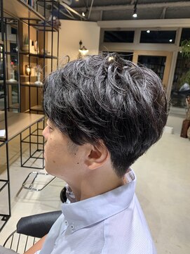 ユリイカビヨウシツ メンズパーマ