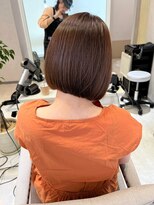 フランチェスカドット(francesca.)&nbsp;暖色ブラウン×ぱつっとボブ/前出