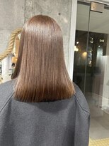 ジェムバイアルテフィーチェ(gem by artefice)&nbsp;グレージュカラー×ストレートヘア