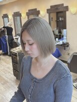 モアムー(Moremuu)&nbsp;【Makoto】ハイトーンボブ グレージュ