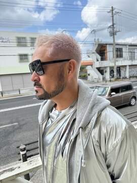 スーパーシーン(SUPER SCENE) MEN’S HAIR/サーフカール/刈り上げセンターパート/宜野湾