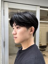 ニコトウキョウ 新宿(nico TOKYO)&nbsp;テーパーフェードニュアンスパーマ刈り上げセンターパートメンズ