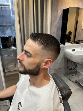 メグロバーバーショップロッポンギ 目黒六(MEGURO BARBER SHOP 6PPONGI) スキンフェード