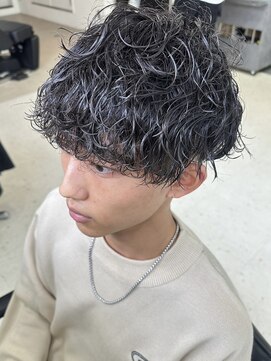 ウェイビーエフティフィフス 横浜西口(WAVEY ft.fifth) 波巻きスパイラルツイストスパイラルパーママッシュメンズヘア