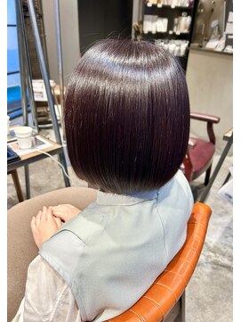 インス(ensue) 髪質改善カラー大人可愛い丸みボブピンクラベンダー