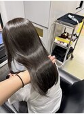 オリーブグレージュ
