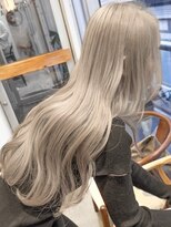 リラ バイ ミラ 新宿(LILA by MILA)&nbsp;ホワイトカラー/ハイトーンカラー/レイヤー/髪質改善/縮毛矯