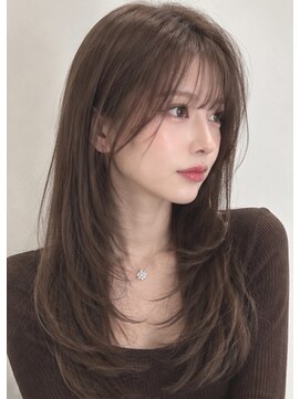 ベル 新宿(Belle) レイヤーカット　大人ヘア　ミントベージュ　韓国ヘア　ハッシュ