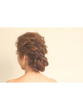 フルール(fleur) アレンジ1　編み込みアップスタイル