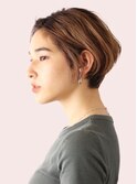 ハイライトメッシュ／前下がりショート／20代30代