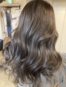 ヘアスタジオニコ(hair studio nico...) グレー