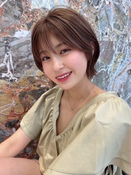 モナバイルーブル(MONA by Louvre) 【MONA】外ハネショート/伸ばしかけ/くびれショート/ベージュ