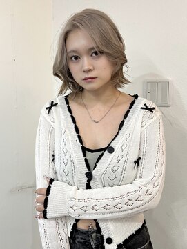 リヴ ウメダ(LIV umeda) くすみベージュ/ブリーチ/ダブルカラー【梅田】