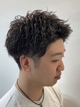 グランデュール 東静岡池田店(GRANDEUR) スパイキーショートビジネスショートツーブロックフェード短髪