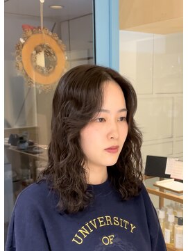 シアン 栄店(CYAN.) 波巻きミディアムパーマ