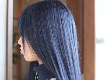 モス(moth)の写真/オーナーこだわりの数種類トリートメントで、今のアナタに最適なヘアケアをご提供。滑らかな艶髪へと導く―