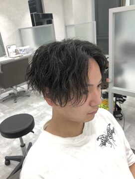 キートス(Kiitos) センターパート　ツイストスパイラル