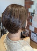 大人女性に似合う丸みショートボブ