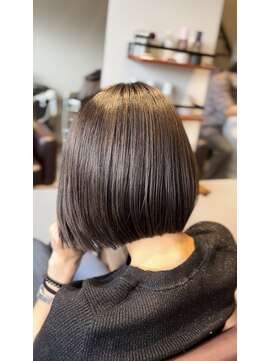 ブル(b.u.l.l.) ミルクティーブラウン+丸みボブ