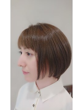 美容室 クリア 知的なボブ
