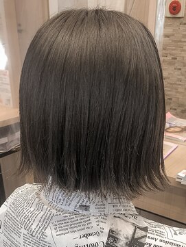 ビースリー ロア タッセルカット /ボブショート/アッシュブラック/内巻き/ツヤ髪