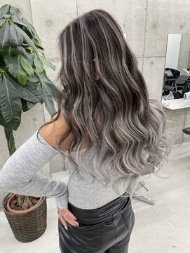 リノート バイ エゴル 名古屋(LINOET by ENGOL) 【LINOET名古屋】手島カミラ　シルバー系ハイライト