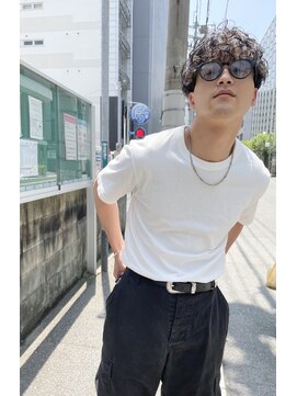 キーゴ 博多(KY-GO.) 前下がりスパイラルパーマツーブロック