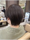 束感ショート　ベージュカラー