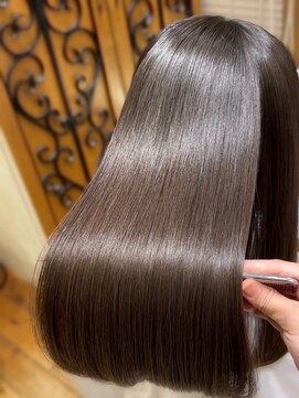 アフロート ルヴア(AFLOAT RUVUA) 【ヘッドスパ】頭皮ケア 頭皮診断 髪質改善 30代40代50代 新宿