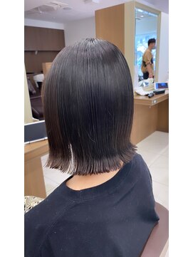 アッシュ 下北沢店(Ash) パツっと切りっぱなし外ハネボブ