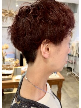 パロ アルト(Palo Alto) 赤みラベンダー×ショートパーマ