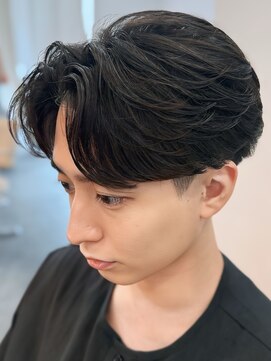 バース バイ ハピネス(BIRTH by happiness) 奈良men's刈り上げフェザーパーマフェザーショート