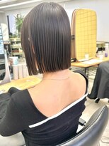 ヒビヲ(HIBIO)&nbsp;タッセルボブミニボブ切りっぱなしボブ赤み消しカラーベージュ