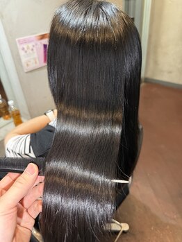 美容室 沙助の写真/【縮毛矯正専門店】沙助オリジナルの薬剤を使い、専門知識と高技術で理想のストレートに！【縮毛矯正】