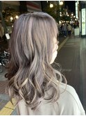 パープルグレージュのバレーヤージュ