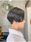 ハンサムショート、刈り上げ女子、前下り、黒髪