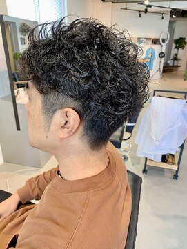 イズ(iss) #メンズパーマ #ツーブロック #刈り上げ