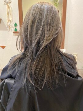 ラディウム リオリゴ(raddium RE origo) 立体感のある透明感ハイトーンロング