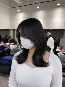 エリーツ 表参道(elyts) 流れる顔周りレイヤーカットで色気ゲット!