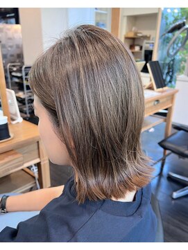 エムプラス 二子玉川(Mplus) 【30代40代50代】ママの明るい白髪ぼかし外ハネ！ Mplusミズイデ