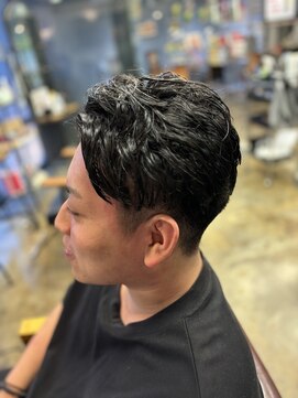 オーパスクリエ (OPUS CREER) ツーブロック艶髪ショート