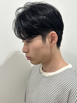 ヒュイル バイ ニアウ(Hwyl by Niau) メンズマッシュセンターパートスパイラルパーマニュアンスパーマ