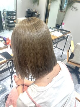 ゼストララ(ZEST Lara) ベージュカラー