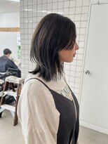 カルテ(QUARTE)&nbsp;ミディアムウルフ　レイヤーミディ　くびれミディ