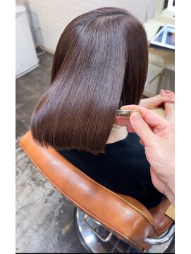 シック(Chic) フェザーバングうる艶髪抜け感ヘア アンニュイヘアセシルカット