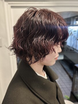 ラレイ ハラジュク(Lalei harajuku) 【白石】ブリーチなしワインレッドショートボブスパイラルパーマ