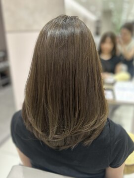 アフロート トウキョウ(AFLOAT TOKYO) 【高木美緒】ナチュラルなベージュカラー