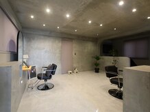 ヌア(Nua.)の雰囲気（＝落ち着きのあるサロン＝）