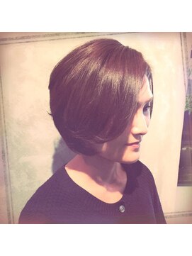 ルーファス 恵比寿 渋谷(Ruufus) トップふんわり前下がりボブ